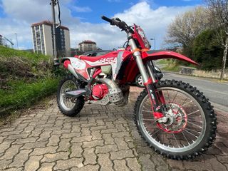 Gas Gas EC 300 Enduro Roja y Blanca