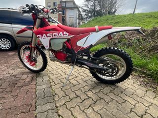 Gas Gas EC 300 Enduro Roja y Blanca