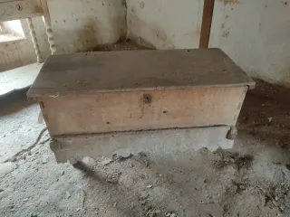 Baúl de madera antiguo