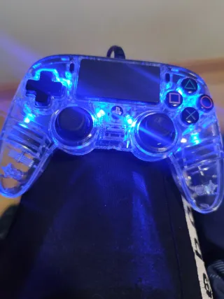 PS4 Slim 1TB Nero + 2 Giochi + Controller