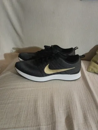 Nike Dualtone Racer SE Negro/Dorado Talla 42