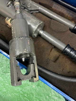 Prensa Terminales hasta 300mm