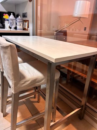 Mesa alta cocina madera y 2 taburetes