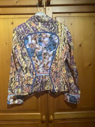 Americana Jota Mas Ge estampada botones joya