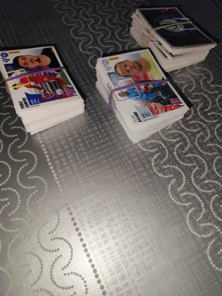 Vendo o cambio Cromos Liga Este Panini 2025/2026