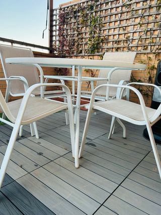 Conjunto de mesa 120cm y 4 sillas jardín