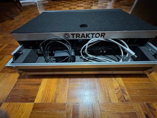 Native Instruments Traktor Kontrol S4 MKII
