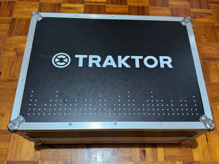 Native Instruments Traktor Kontrol S4 MKII
