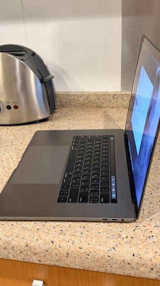 MacBook Pro 15 Touch Bar 2019 Plata