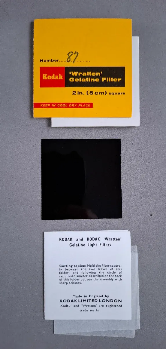 FILTRO DE GELATINA KODAK WRATTEN 87