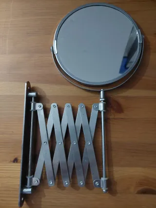 Espejo de aumento extensible de pared