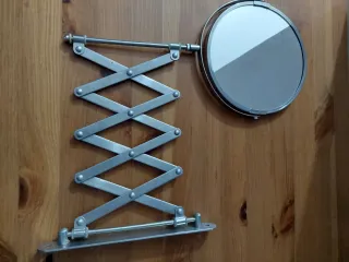 Espejo de aumento extensible de pared