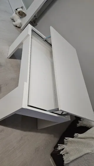 Mesa de salón blanca moderna