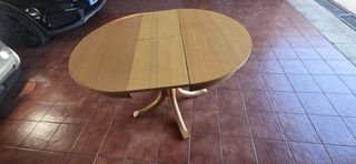 Mesa redonda de madera