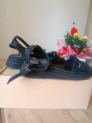Sandali Pepe Jeans neri con zeppa