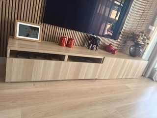 Mueble TV puertas cristal madera