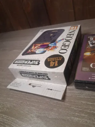 Neo Geo Super Pocket + Cartucho Evercade neo geo