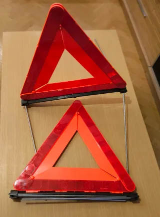 Triángulos de coche de emergencia