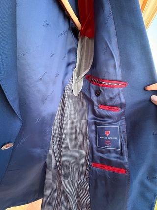 Traje azul Alvaro Moreno