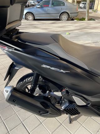 Honda PCX 125CC Negra