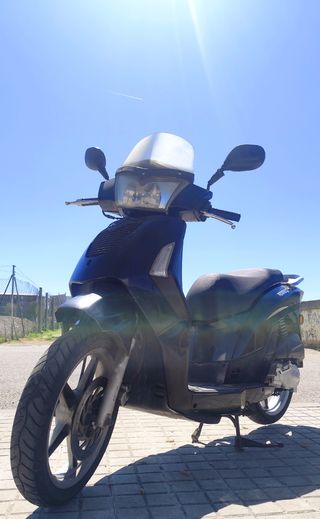 Kymco People 50cc 2T Scooter