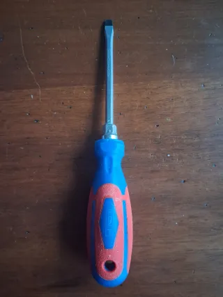 Pinza combinata e cacciaviti