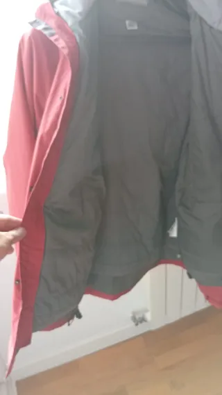 Parka impermeable Quechua capucha roja Talla XL