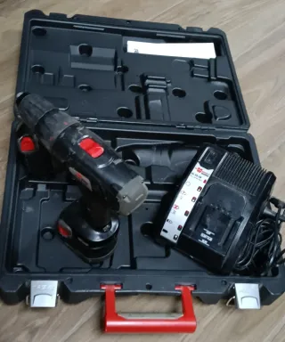 Atornillador WURTH con maletín y cargador