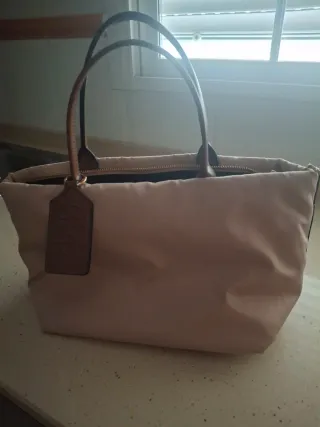Bolso de señora beige y marrón