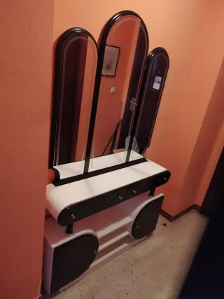 Mueble de entrada con espejo