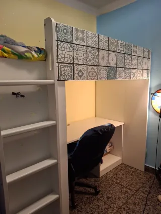 Cama alta infantil con escritorio