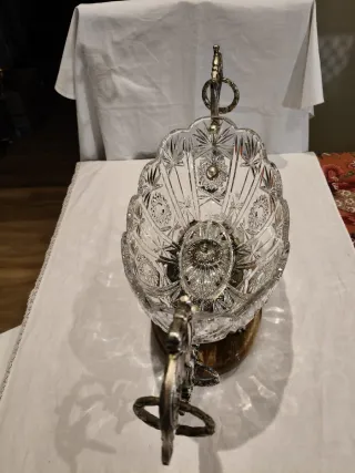 Centro de Mesa Cristal Tallado y Metal Plateado