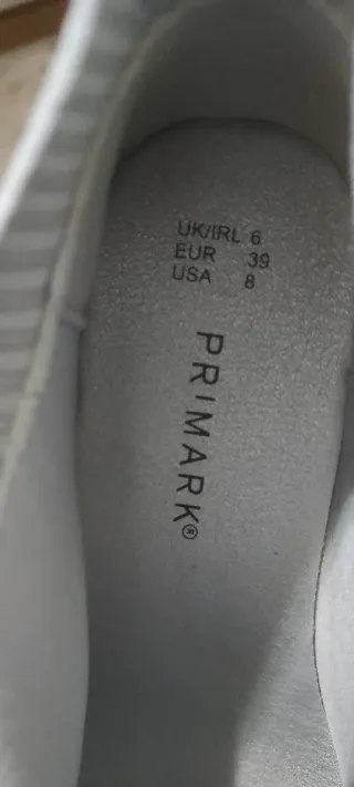 Scarpe donna grigie con dettagli oro