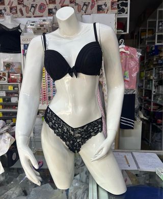 2 Maniquíes Tienda Ropa