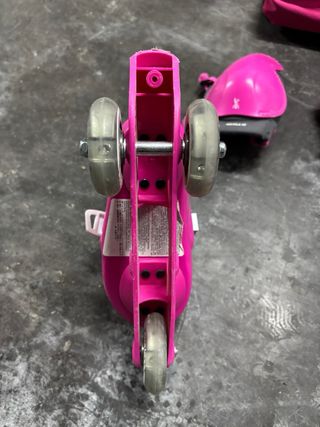 Patines infantiles rosas y morados + protecciones