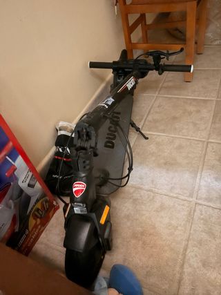 Patinete Eléctrico Ducati Negro