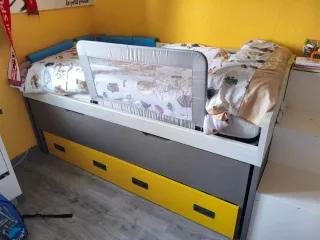 Cama nido como nueva  con dos somieres,un colchon,