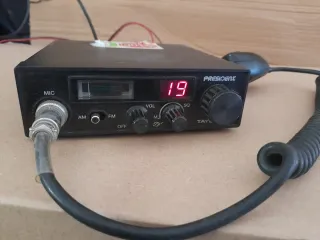 Emisora President Taylor III con micro