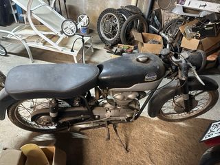 Mondial Comersa 220cc restaurada