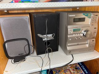 Minicadena Sony con 2 altavoces