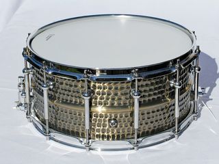 Caja 14x6,5 casco latón martillado y 12 divisiones