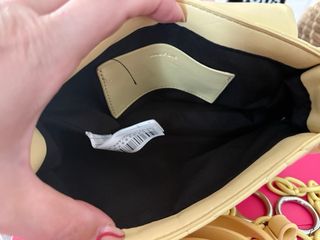 Bolso acolchado amarillo pastel