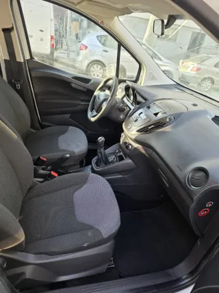 Ford E-Tourneo Courier 2016