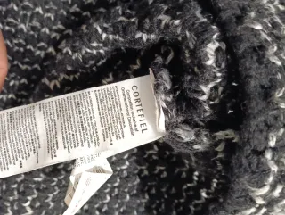 Jersey cuello alto blanco y negro