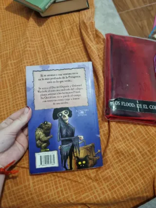 FLOODS 2. EN EL COLEGIO LIBRO (Spanish Edition)