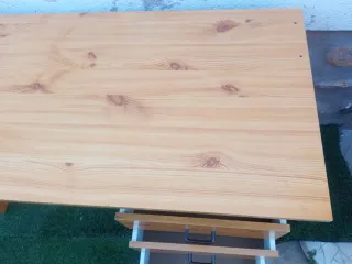 Escritorio de madera de pino