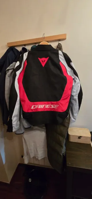 Cazadora Dainese Negra y Roja