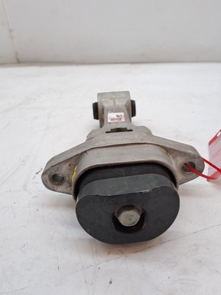 SOPORTE MOTOR KIA XCEED 679268