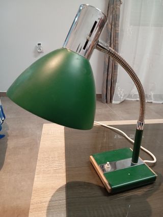 Lámpara de mesa vintage verde y plateada