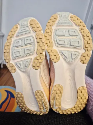 Zapatillas running mujer Nike Vomero 18